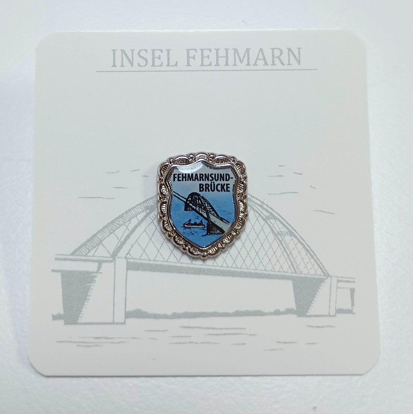 Ansteck Pin Wappenform Brücke mit Schiff