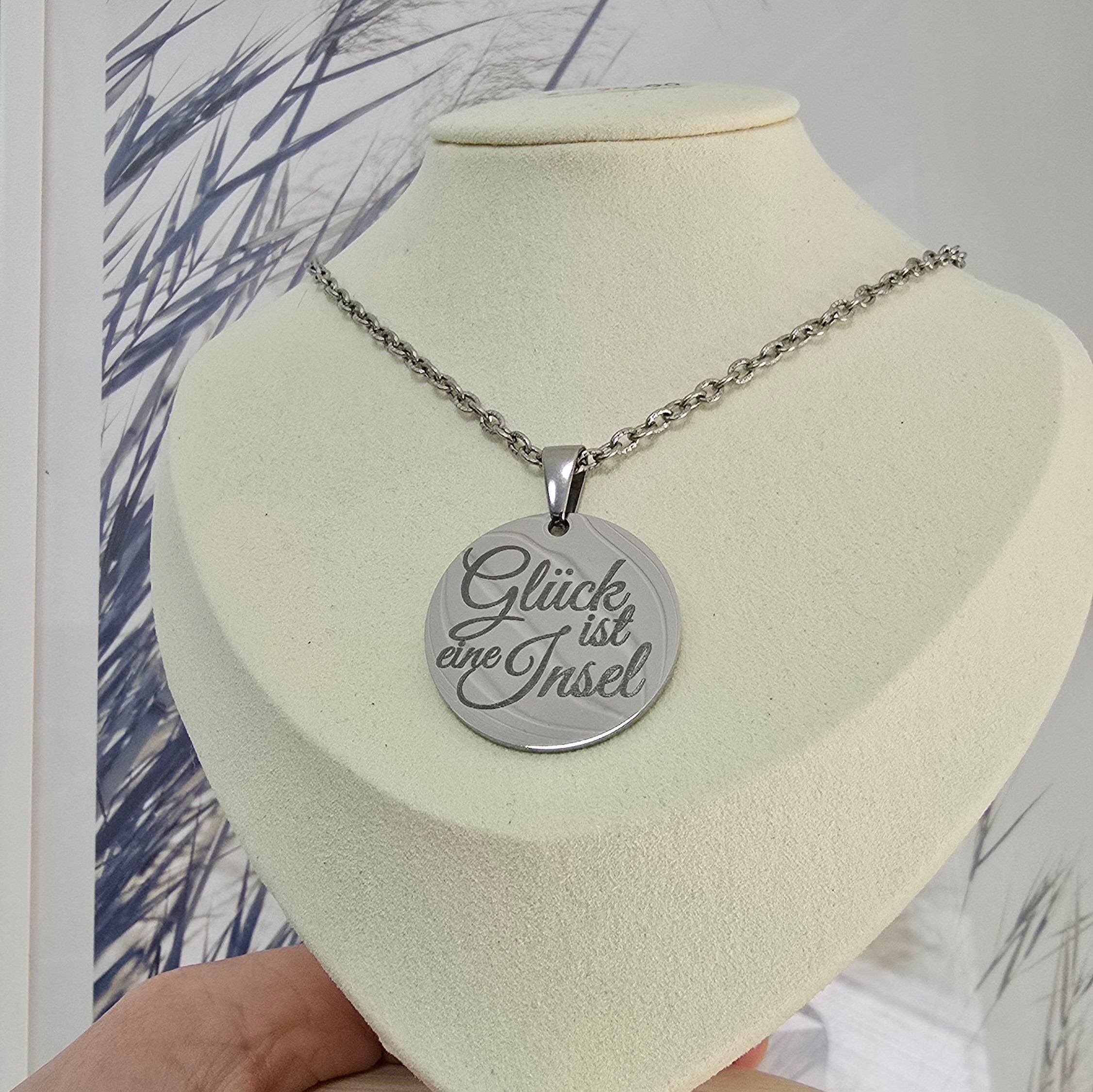 Edelstahlkette Glück ist eine Insel